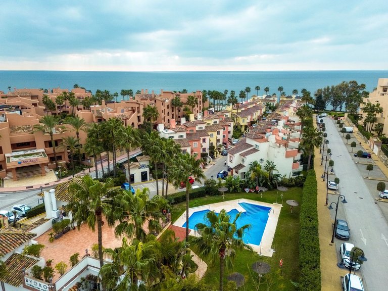 Villa for Sale in New Golden Mile, Malaga 12