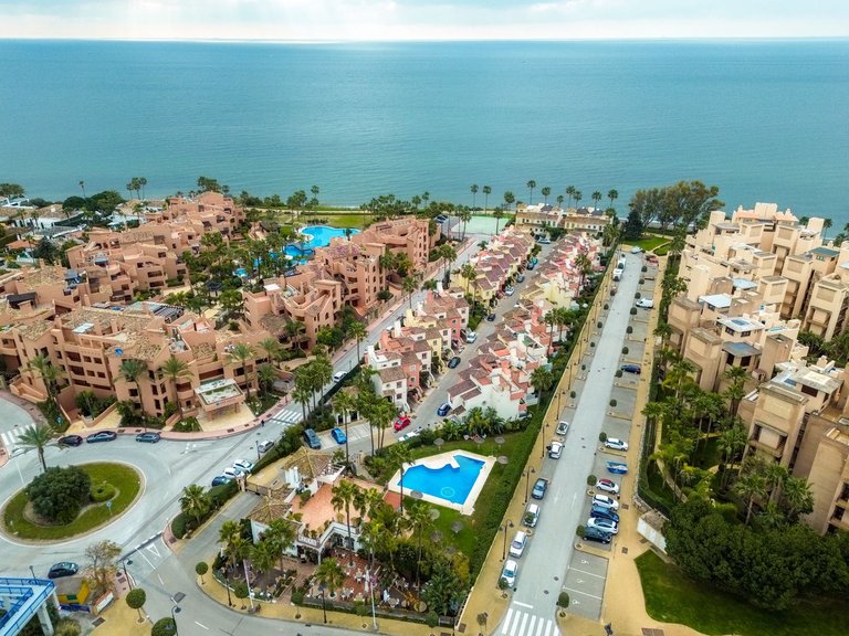 Villa for Sale in New Golden Mile, Malaga 13