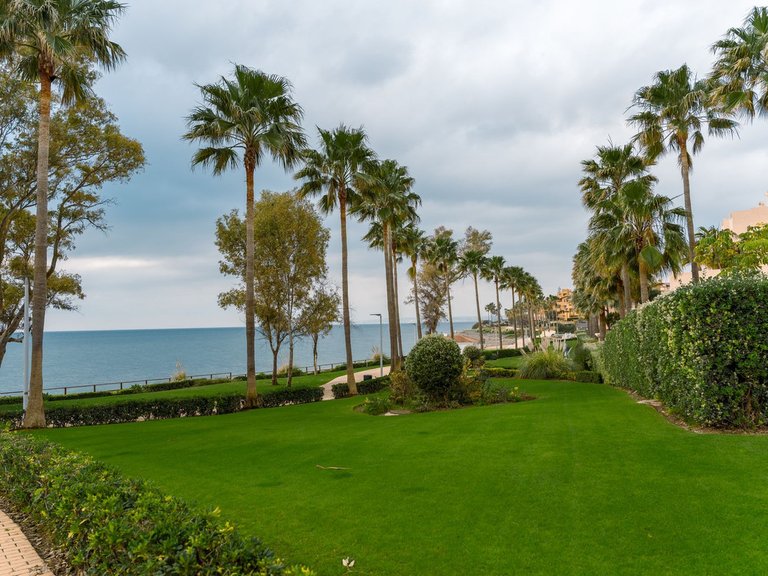 Villa for Sale in New Golden Mile, Malaga 18