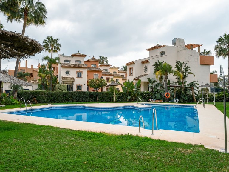 Villa for Sale in New Golden Mile, Malaga 28