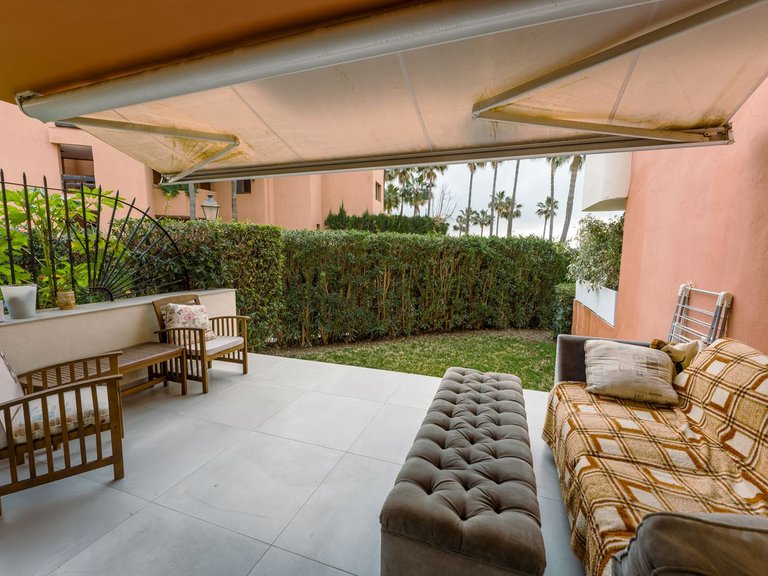 Villa for Sale in New Golden Mile, Malaga 4