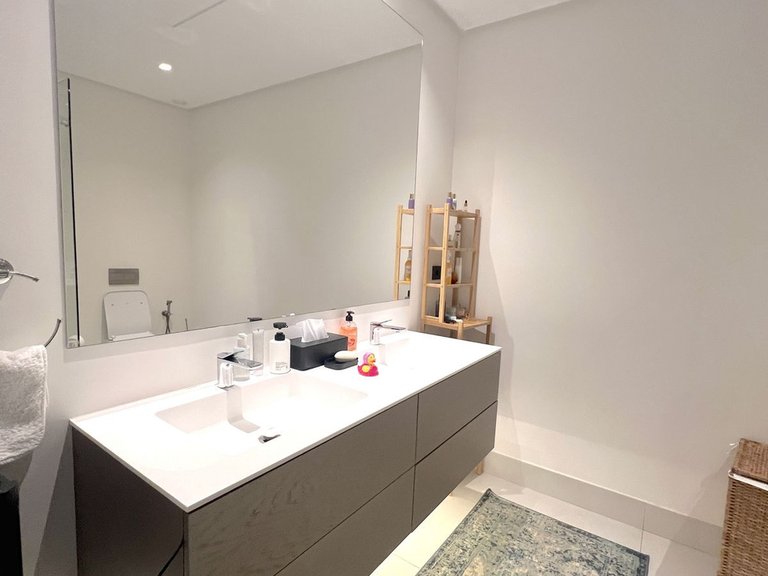 Apartment for Sale in The Golden Mile, Malaga 15