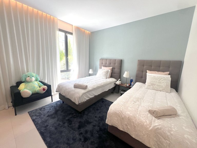 Apartment for Sale in The Golden Mile, Malaga 16
