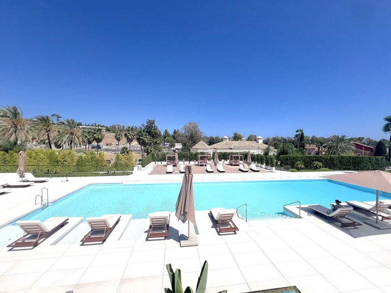Apartment for Sale in The Golden Mile, Malaga 2