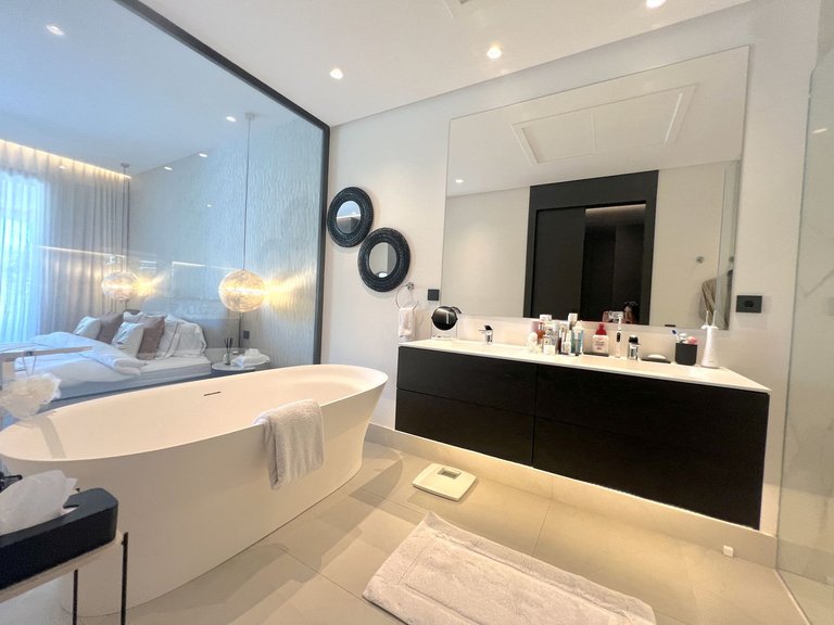 Apartment for Sale in The Golden Mile, Malaga 21