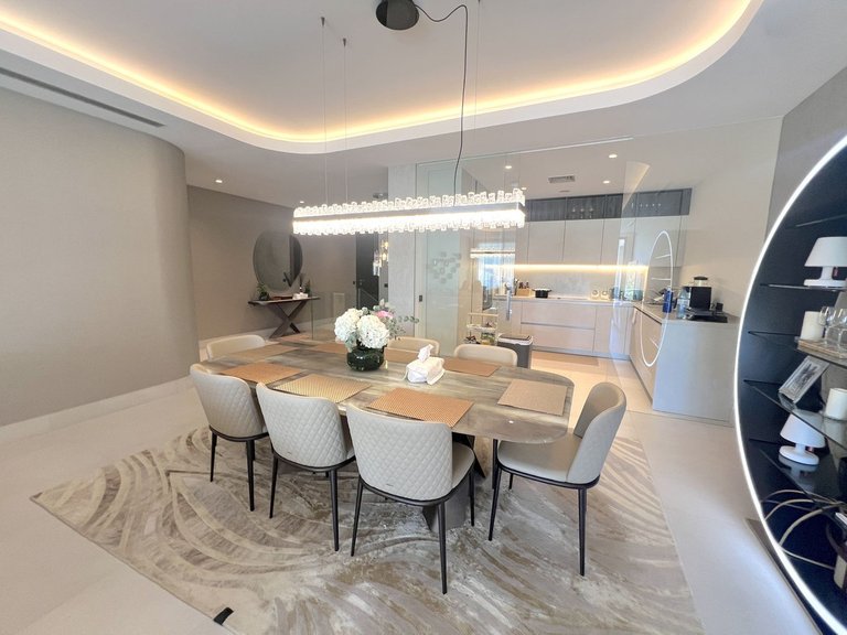 Apartment for Sale in The Golden Mile, Malaga 4