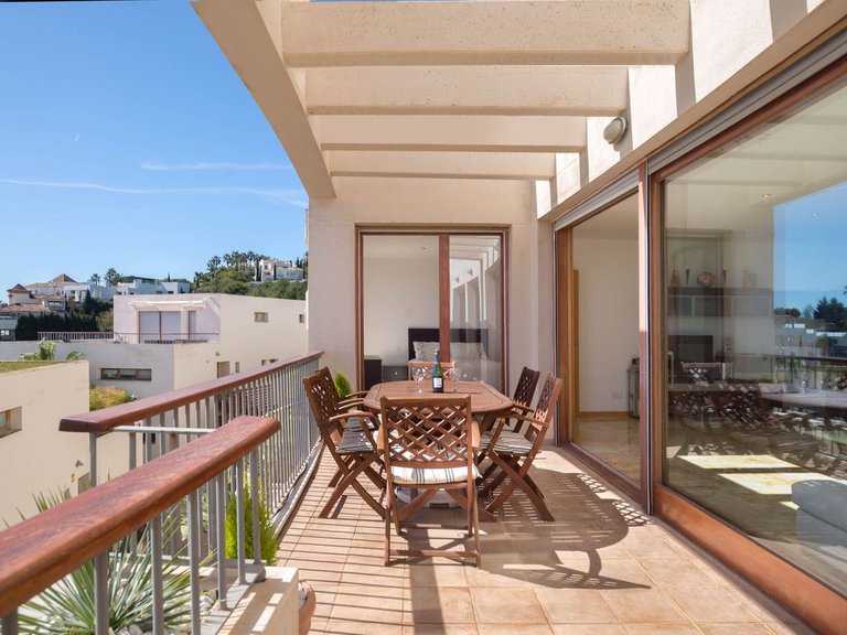 Apartment for Sale in Altos De Los Monteros, Malaga 9