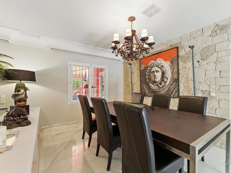 Villa for Sale in Marbella, Malaga 18