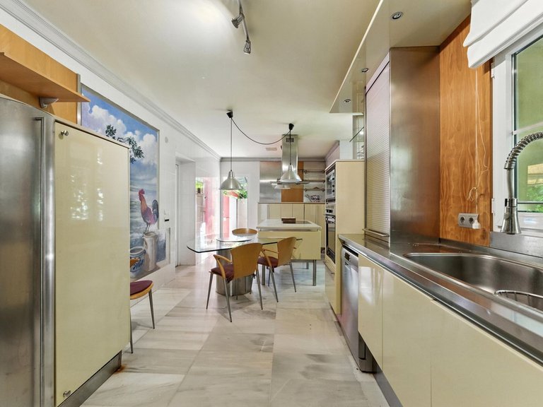 Villa for Sale in Marbella, Malaga 22
