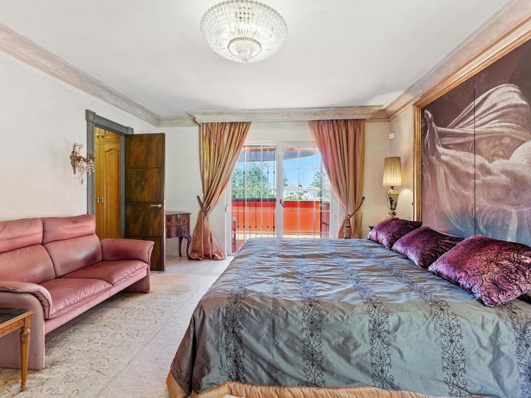 Villa for Sale in Marbella, Malaga 34