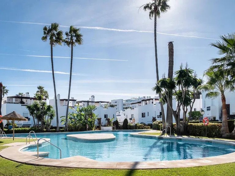 Villa for Sale in San Pedro De Alcántara, Malaga 1
