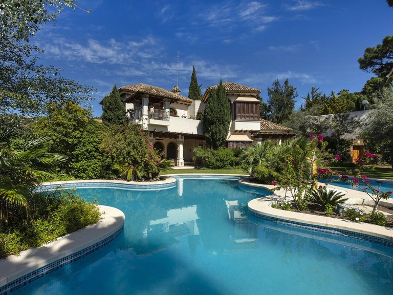Villa for Sale in La Zagaleta, Malaga 1