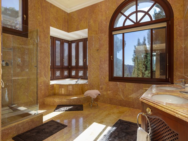 Villa for Sale in La Zagaleta, Malaga 5