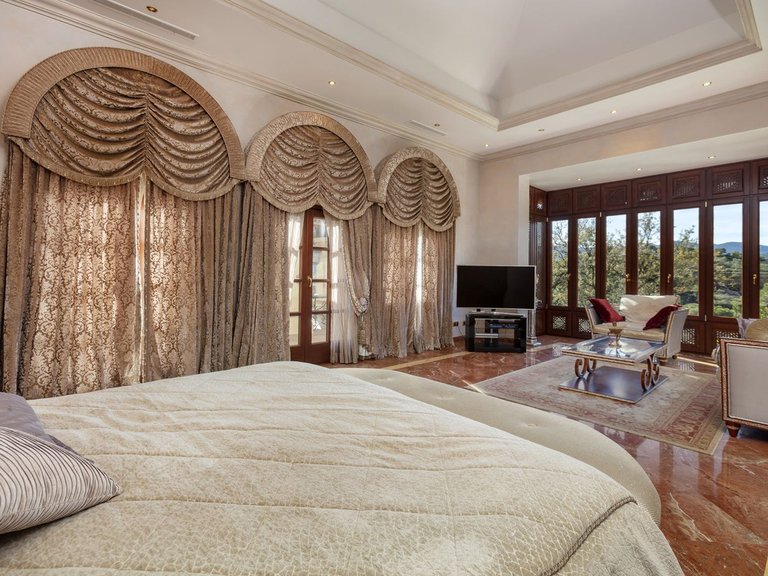 Villa for Sale in La Zagaleta, Malaga 6