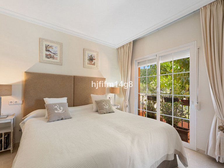 Apartment for Sale in Nueva Andalucía, Malaga 15