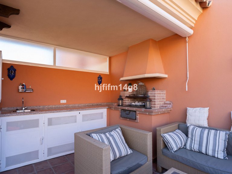 Apartment for Sale in Nueva Andalucía, Malaga 19
