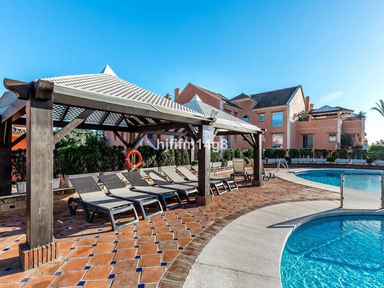 Apartment for Sale in Nueva Andalucía, Malaga 24