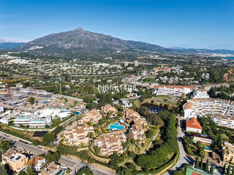 Apartment for Sale in Nueva Andalucía, Malaga 27