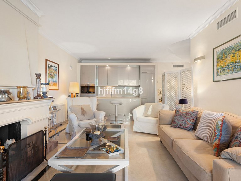 Apartment for Sale in Nueva Andalucía, Malaga 4