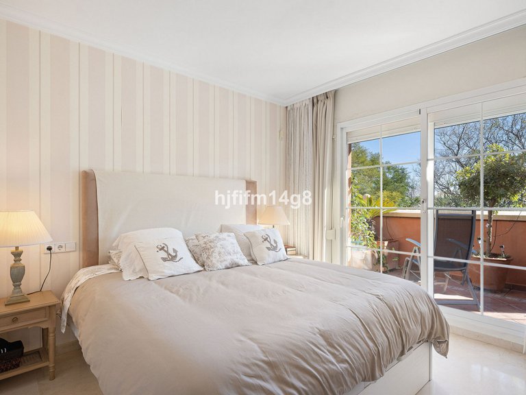 Apartment for Sale in Nueva Andalucía, Malaga 9