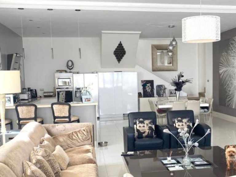 Villa for Sale in Nueva Andalucía, Malaga 11