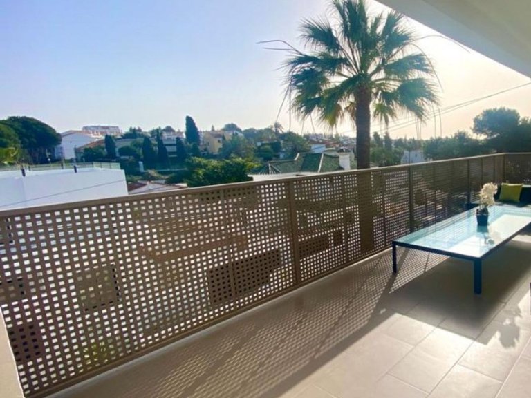 Villa for Sale in Nueva Andalucía, Malaga 2