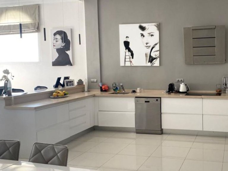 Villa for Sale in Nueva Andalucía, Malaga 5