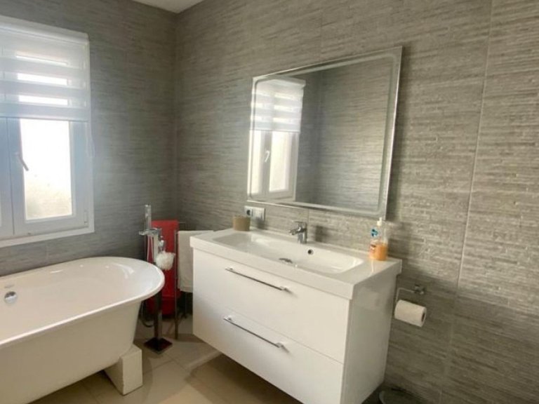 Villa for Sale in Nueva Andalucía, Malaga 7