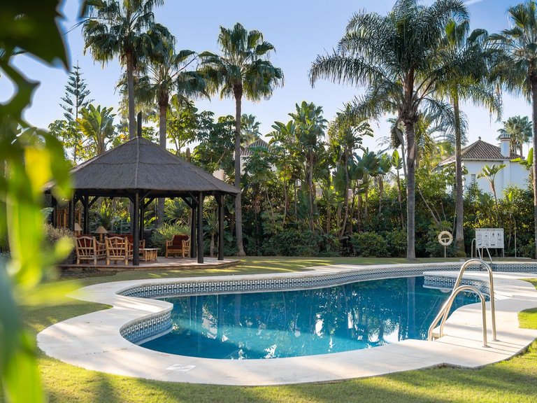 Apartment for Sale in Puerto Banús, Malaga 1