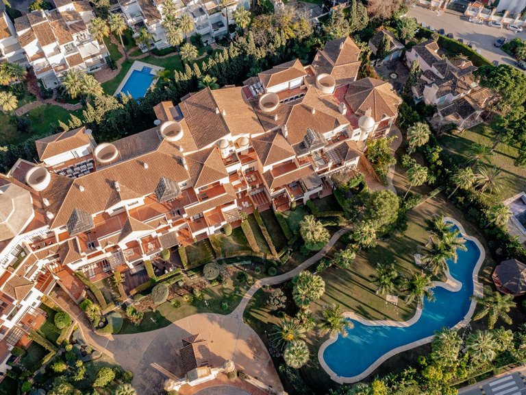 Apartment for Sale in Puerto Banús, Malaga 11