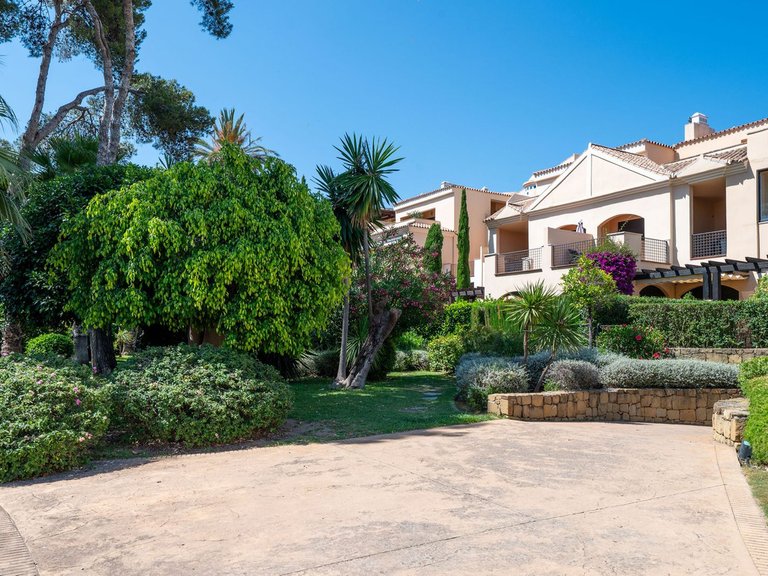 Apartment for Sale in Puerto Banús, Malaga 14
