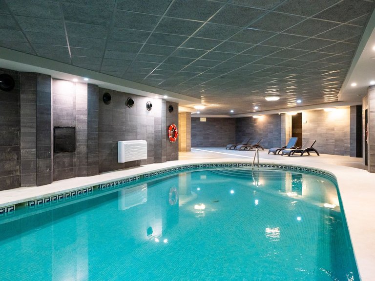 Apartment for Sale in Puerto Banús, Malaga 25