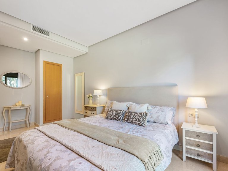 Apartment for Sale in Puerto Banús, Malaga 32
