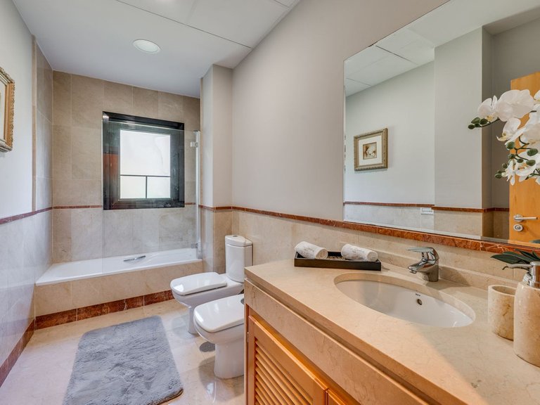 Apartment for Sale in Puerto Banús, Malaga 35