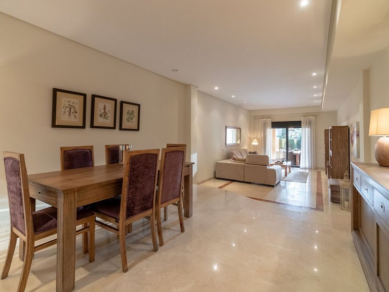 Apartment for Sale in Puerto Banús, Malaga 4