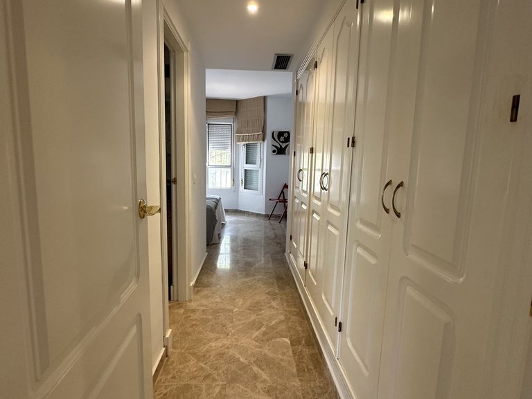 Apartment for Sale in Puerto Banús, Malaga 17