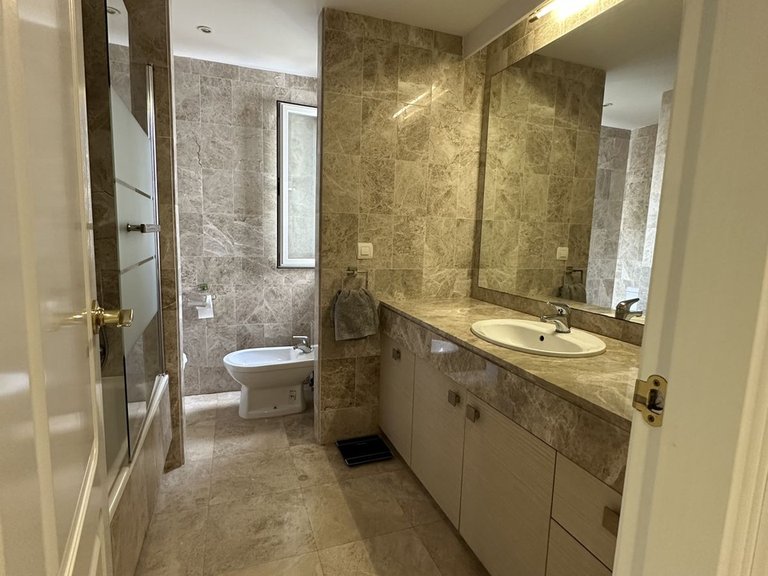Apartment for Sale in Puerto Banús, Malaga 18