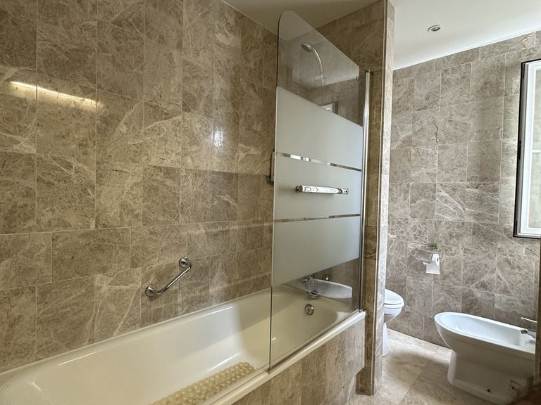 Apartment for Sale in Puerto Banús, Malaga 19