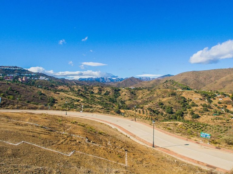 Plot for Sale in La Mairena, Malaga 6