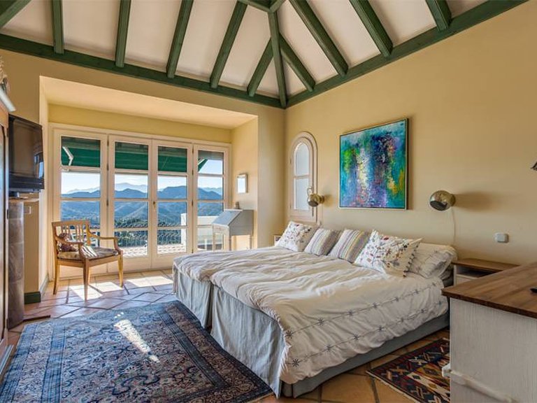 Villa for Sale in La Zagaleta, Malaga 10