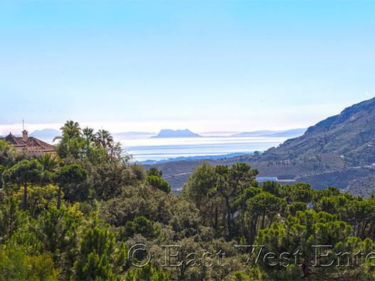 Villa for Sale in La Zagaleta, Malaga 2