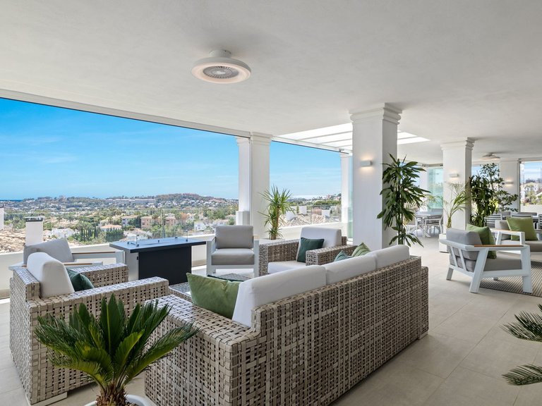 Penthouse for Sale in Nueva Andalucía, Malaga 12