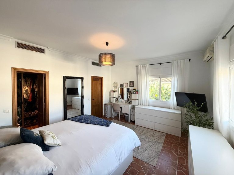 Villa for Sale in Casares, Malaga 10
