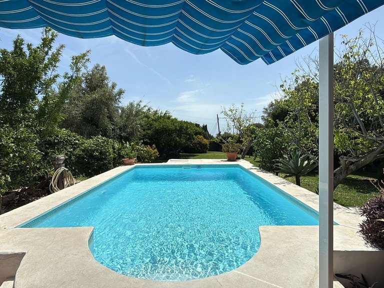 Villa for Sale in Estepona, Malaga 1