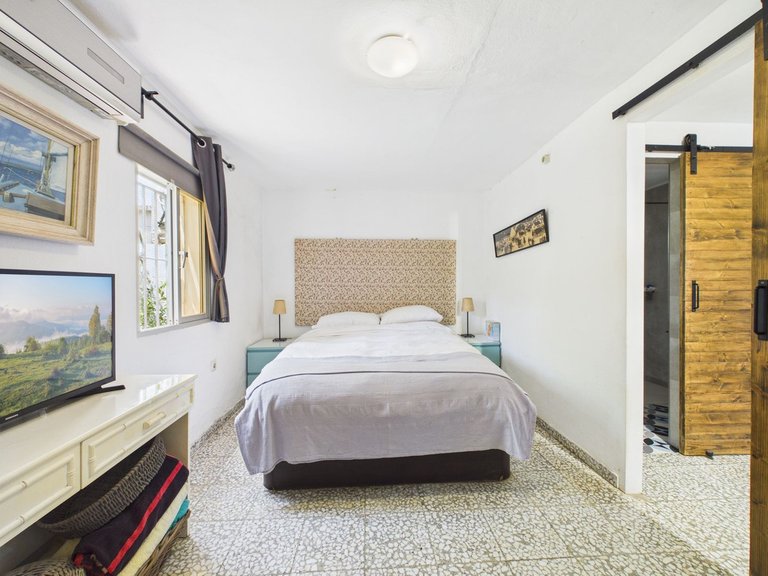 Villa for Sale in Estepona, Malaga 11