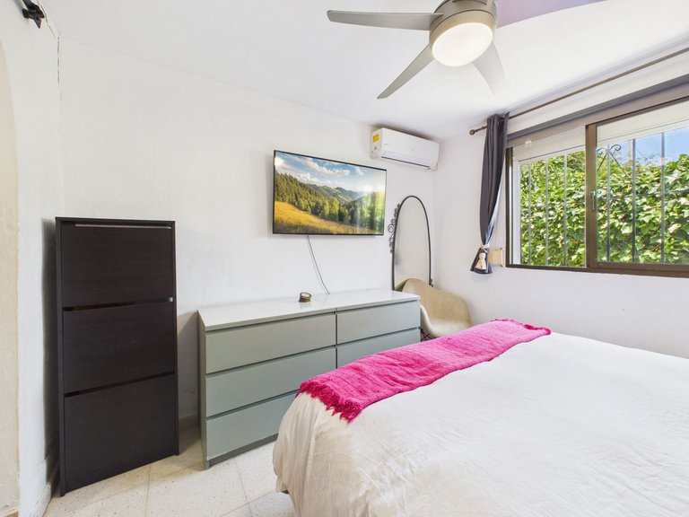 Villa for Sale in Estepona, Malaga 16