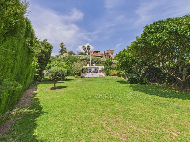Villa for Sale in Estepona, Malaga 26