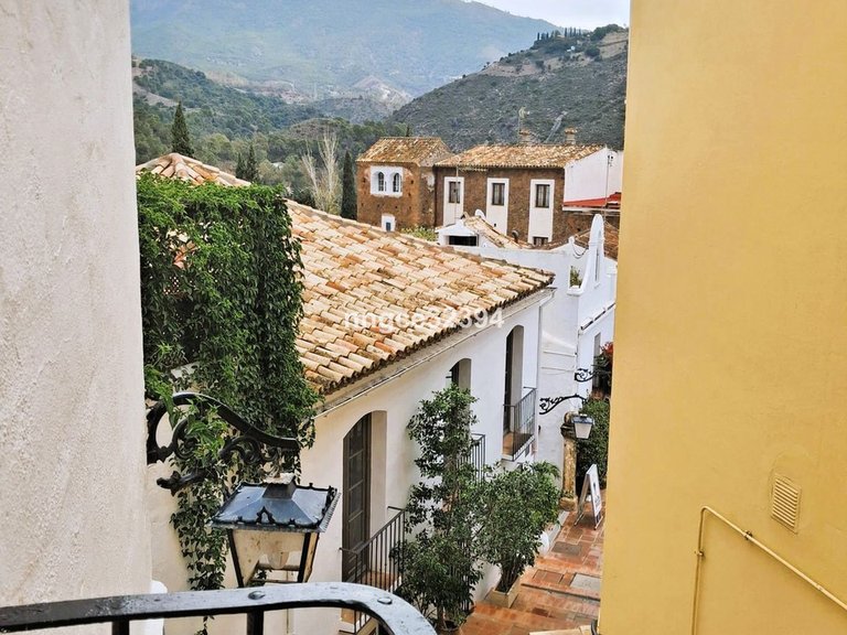 Villa for Sale in Benahavís, Malaga 11