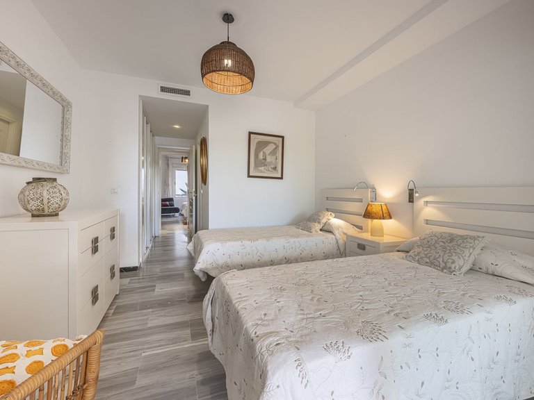 Apartment for Sale in Puerto Banús, Malaga 14