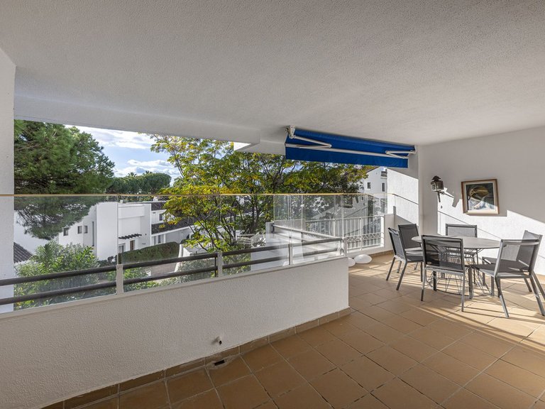 Apartment for Sale in Puerto Banús, Malaga 2